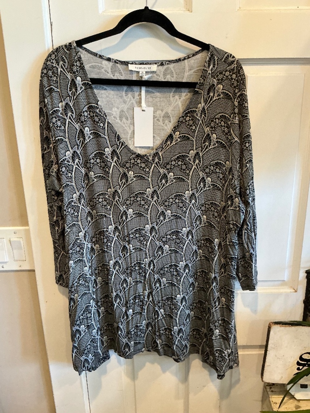 Rose & Olive Tunic top brand new with tags! Plus size 3x